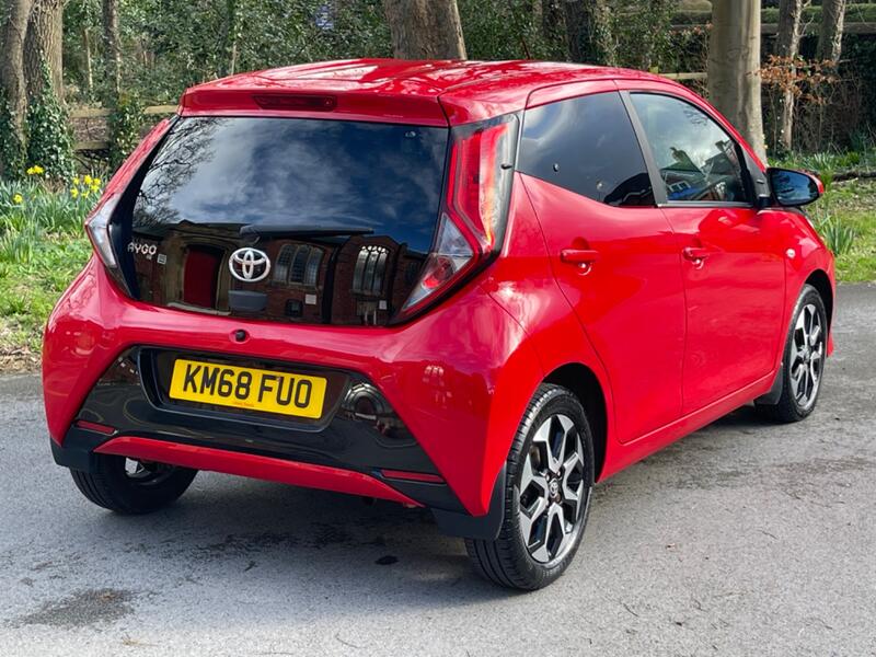 View TOYOTA AYGO 1.0 VVT-i x-plore Euro 6 5dr