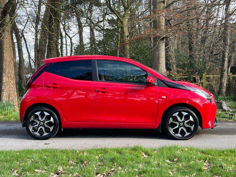 View TOYOTA AYGO 1.0 VVT-i x-plore Euro 6 5dr