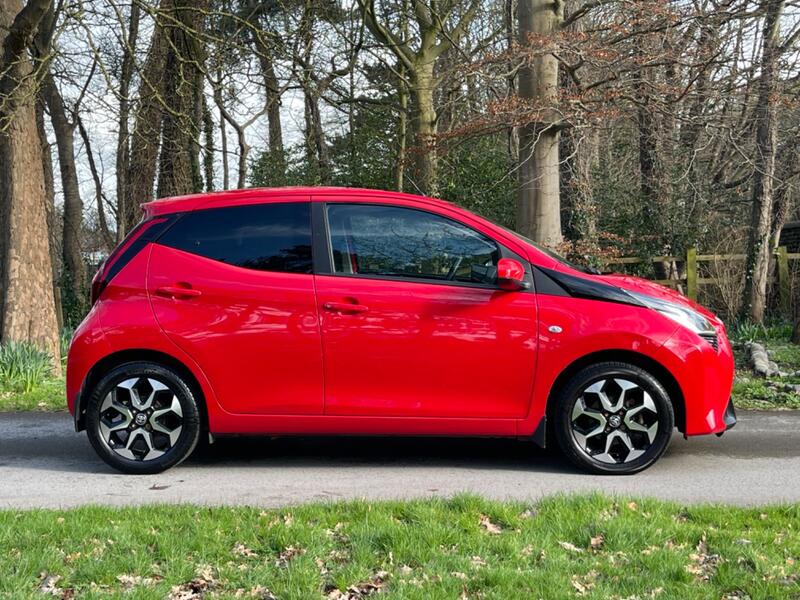 View TOYOTA AYGO 1.0 VVT-i x-plore Euro 6 5dr