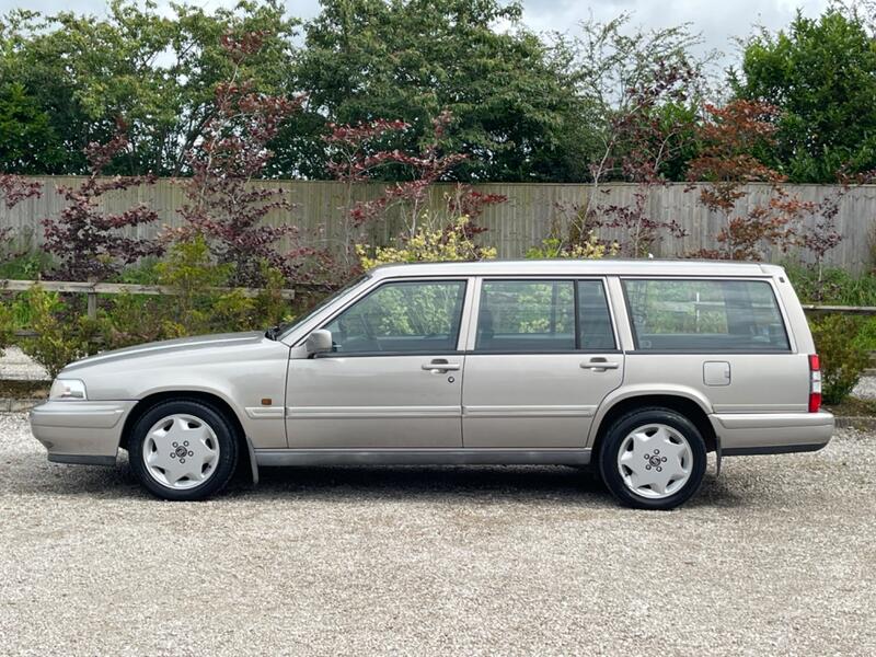 VOLVO 960