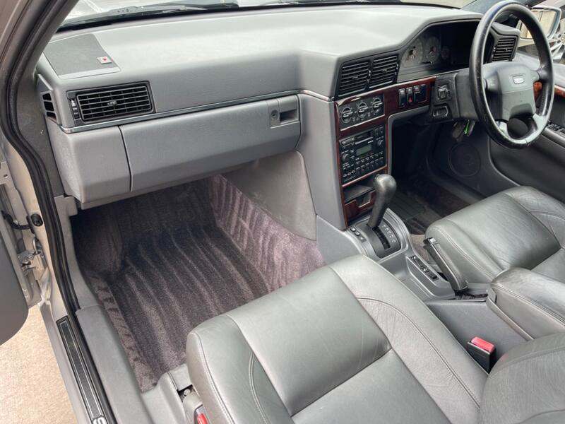 VOLVO 960