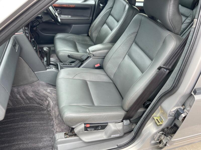 VOLVO 960