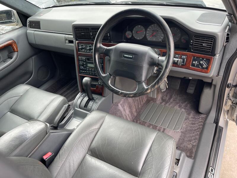 VOLVO 960