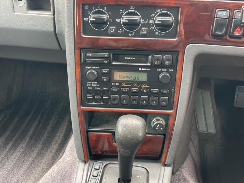 VOLVO 960