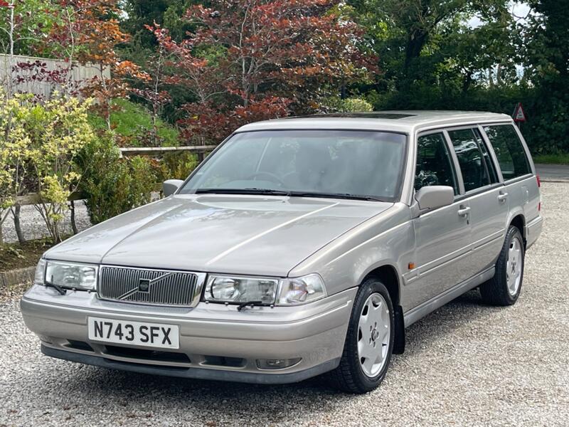 VOLVO 960