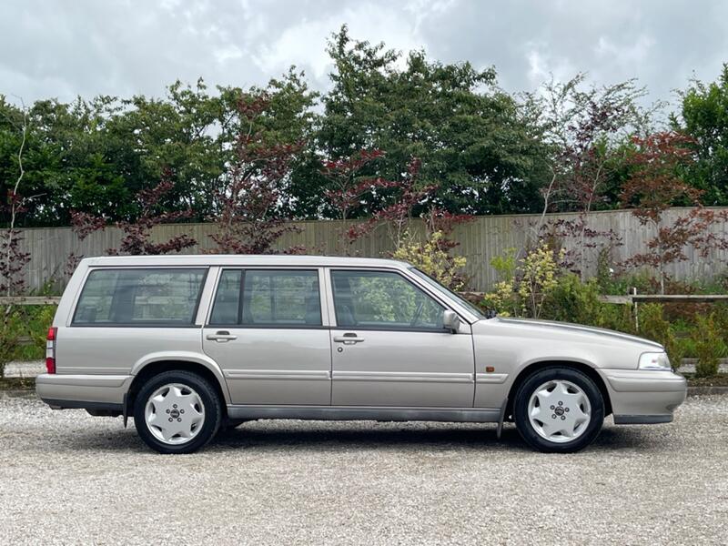 View VOLVO 960 3.0 24V Auto Estate