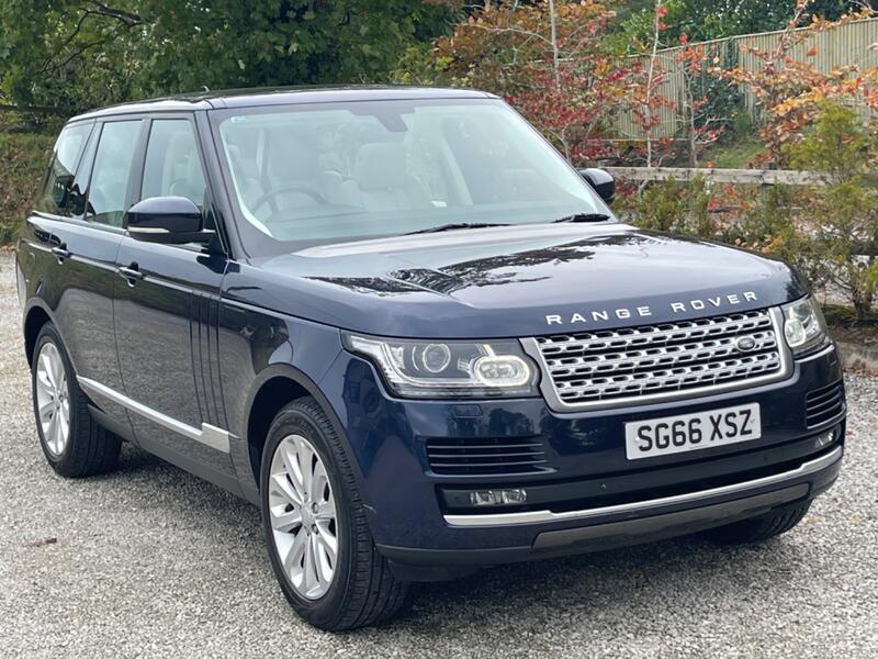 View LAND ROVER RANGE ROVER 3.0 TD V6 Vogue