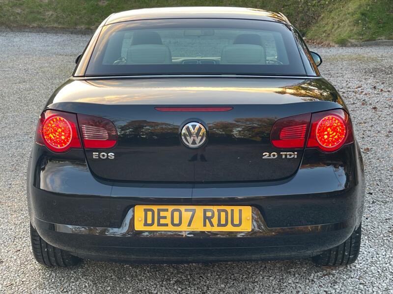 VOLKSWAGEN EOS