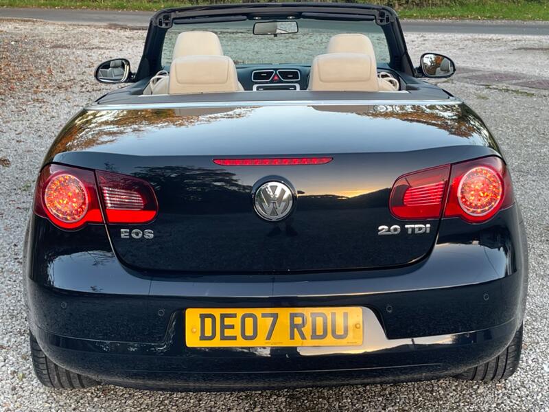 VOLKSWAGEN EOS