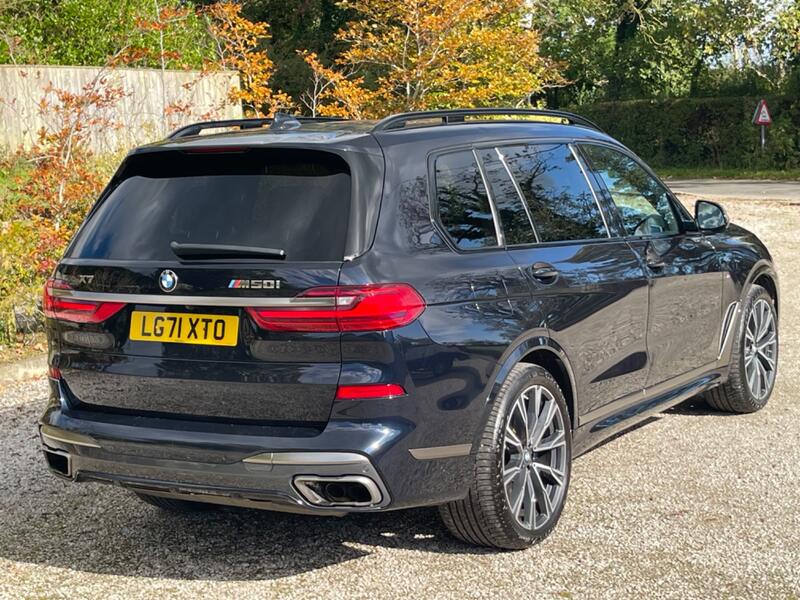 View BMW X7 4.4 X7 M50i