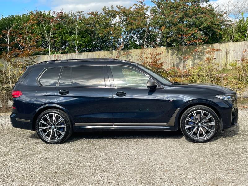 View BMW X7 4.4 X7 M50i