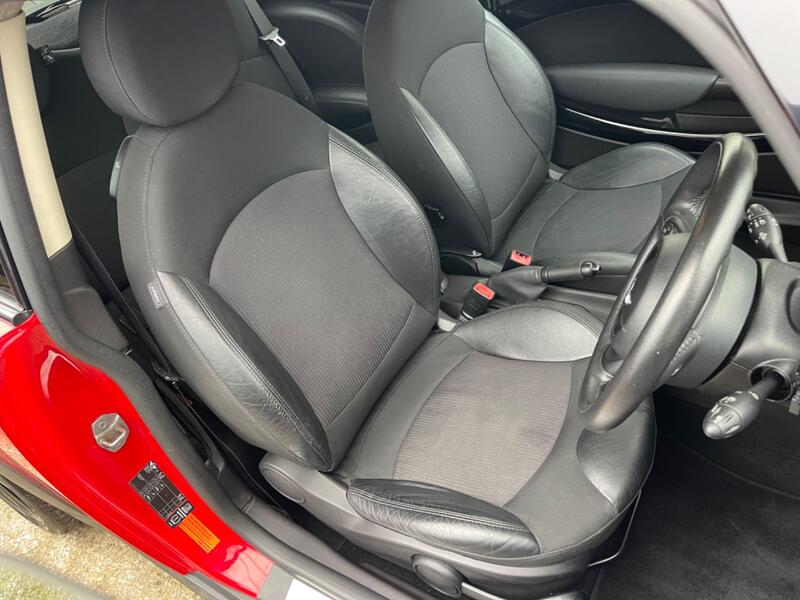MINI HATCH