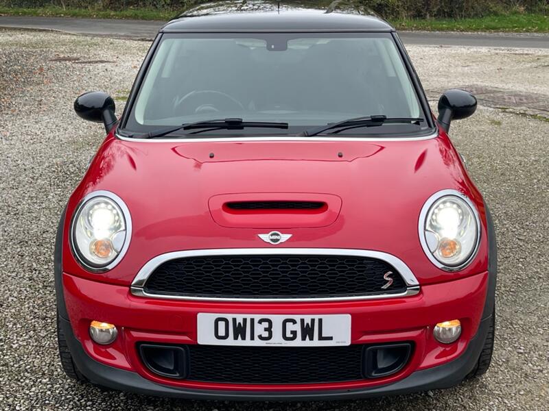 MINI HATCH