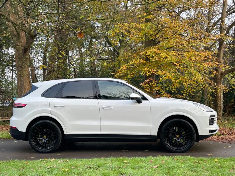 View PORSCHE CAYENNE 3.0 T V6