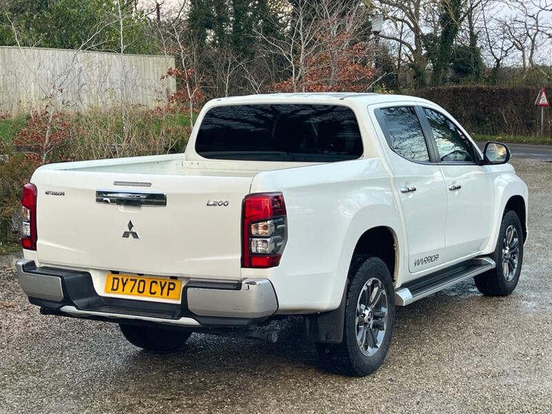 View MITSUBISHI L200 2.2 DI-D DC Warrior