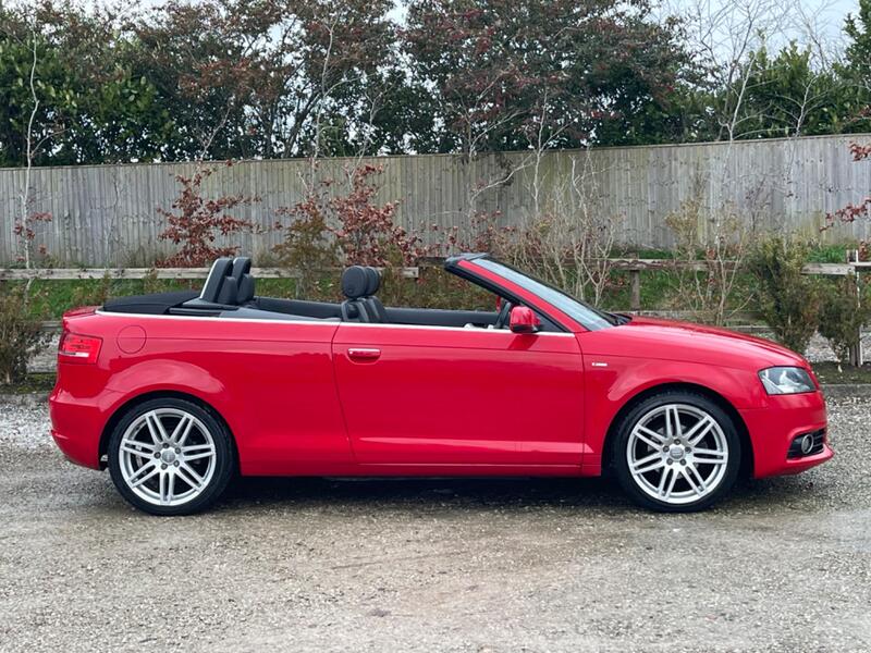 View AUDI A3 1.6 TDI S line
