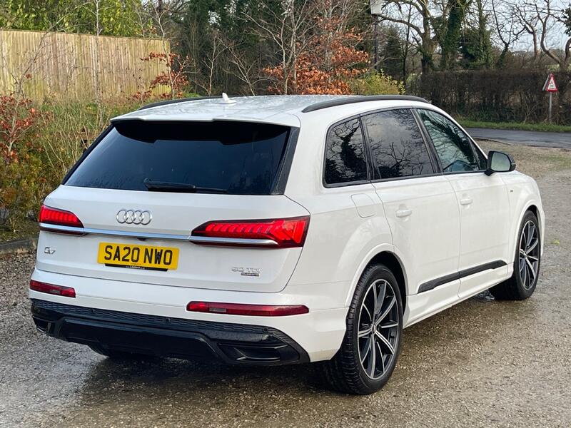 View AUDI Q7 3.0 TDI V6 50 Black Edition Tiptronic quattro Euro 6 (s/s) 5dr