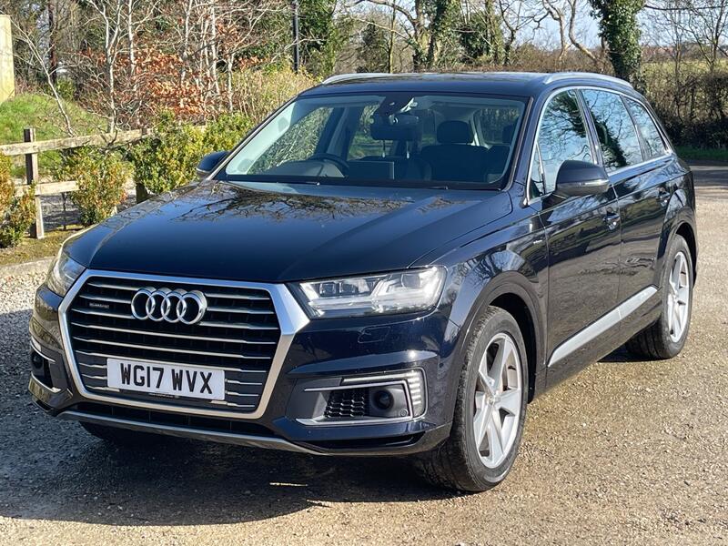 View AUDI Q7 3.0 TDI V6 e-tron