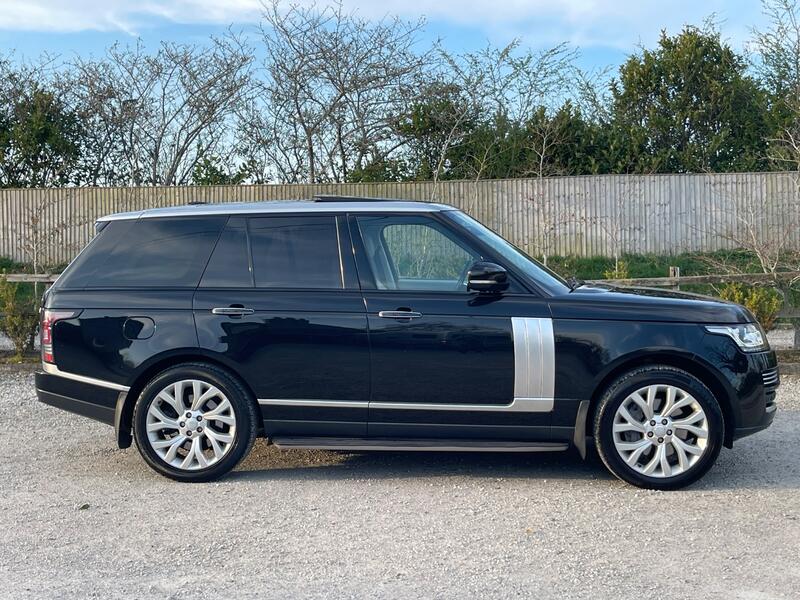 View LAND ROVER RANGE ROVER 4.4 SD V8 Vogue SE