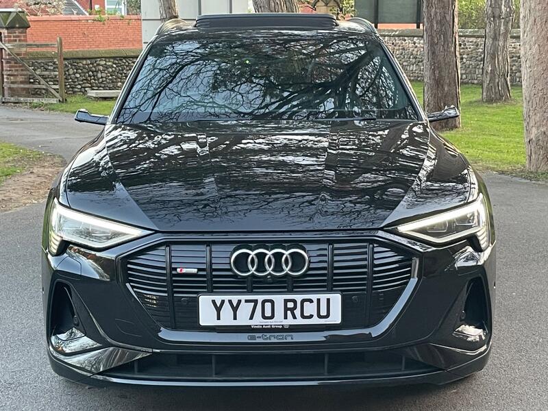AUDI E-TRON