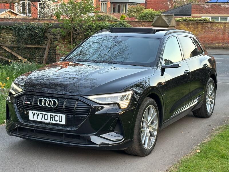 AUDI E-TRON