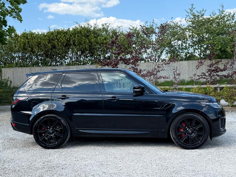 View LAND ROVER RANGE ROVER SPORT 2.0 P400e 13.1kWh HSE Dynamic Black