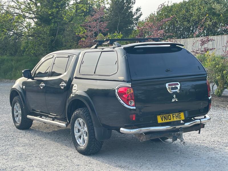 MITSUBISHI L200