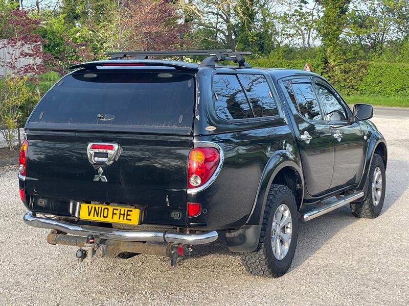 View MITSUBISHI L200 2.5 DI-D Barbarian
