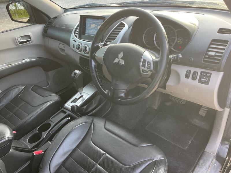 MITSUBISHI L200