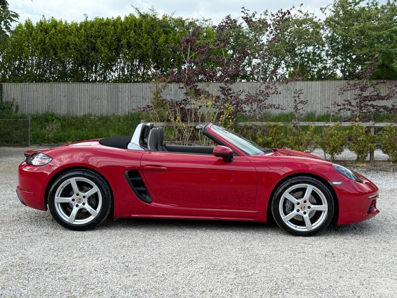 PORSCHE 718