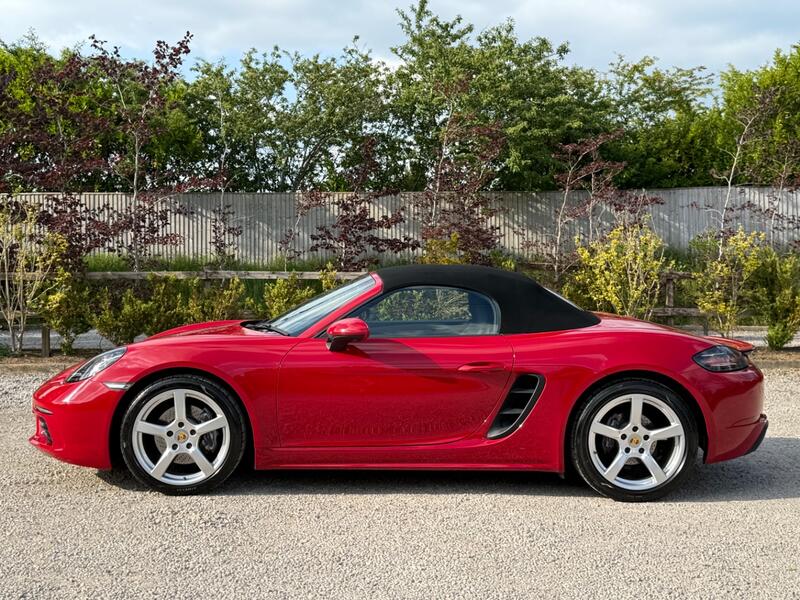 PORSCHE 718