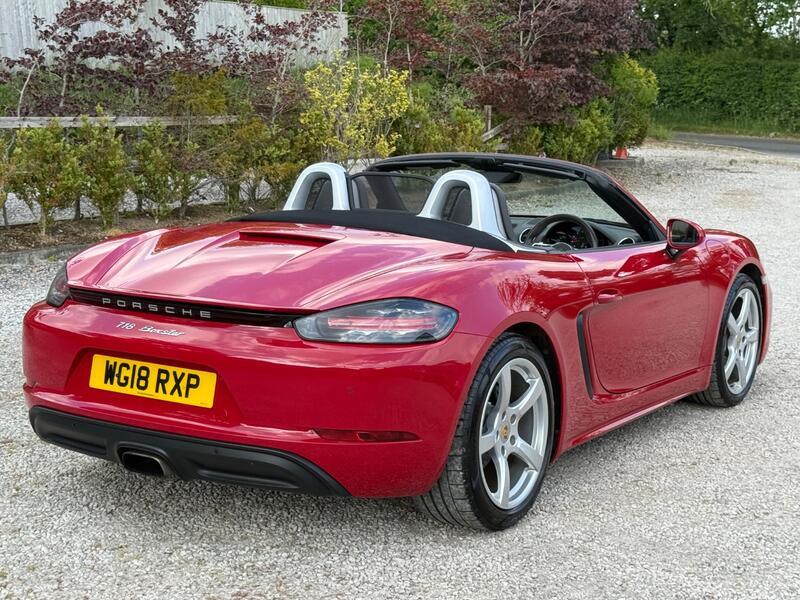 PORSCHE 718