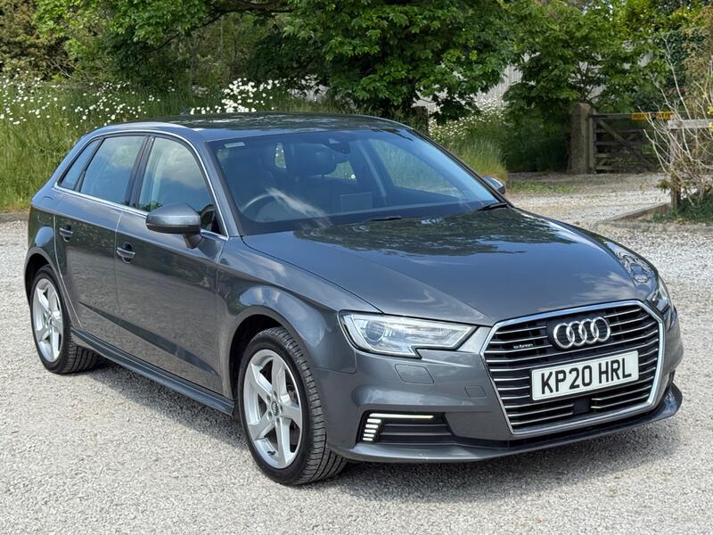 View AUDI A3 1.4 TFSIe 40 e-tron