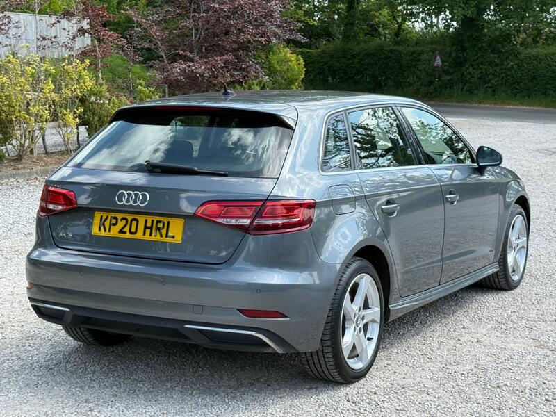 View AUDI A3 1.4 TFSIe 40 e-tron