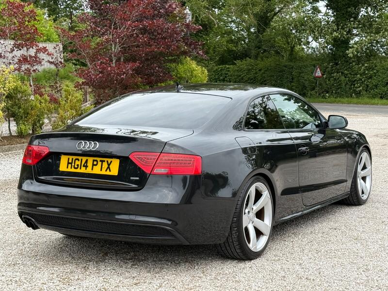 View AUDI A5 2.0 TDI Black Edition
