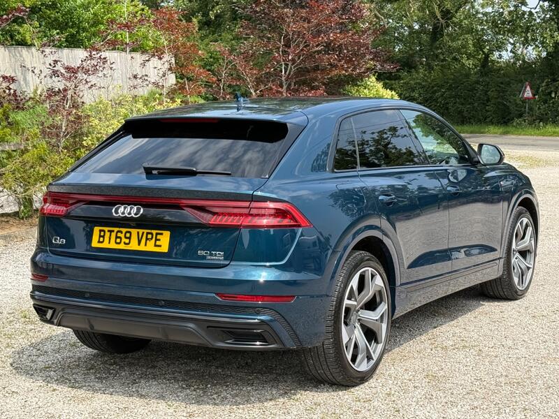 View AUDI Q8 3.0 TDI V6 50 Edition 1