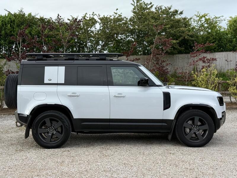 View LAND ROVER DEFENDER 110 3.0 D300 MHEV X-Dynamic HSE