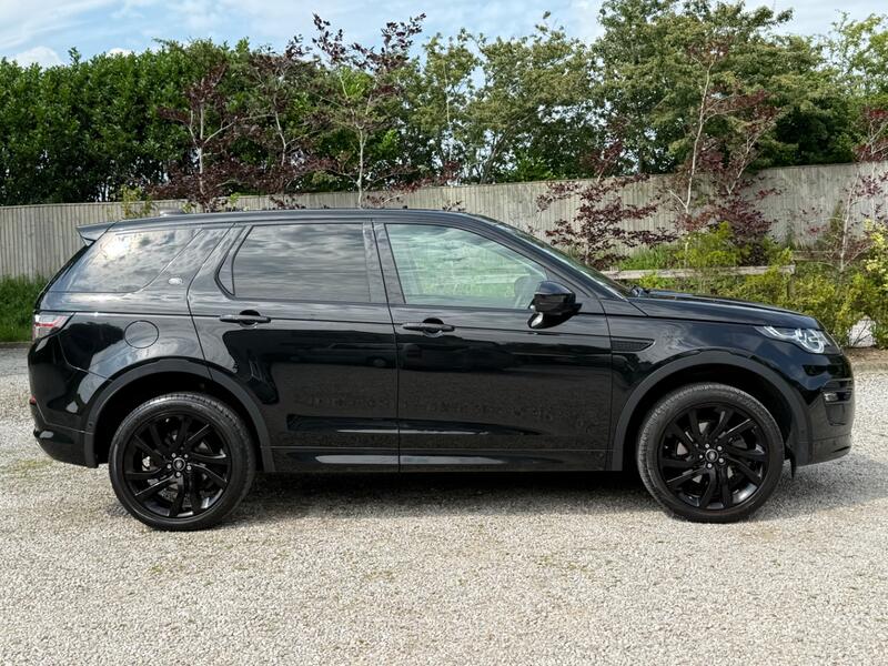 View LAND ROVER DISCOVERY SPORT 2.0 TD4 HSE Luxury