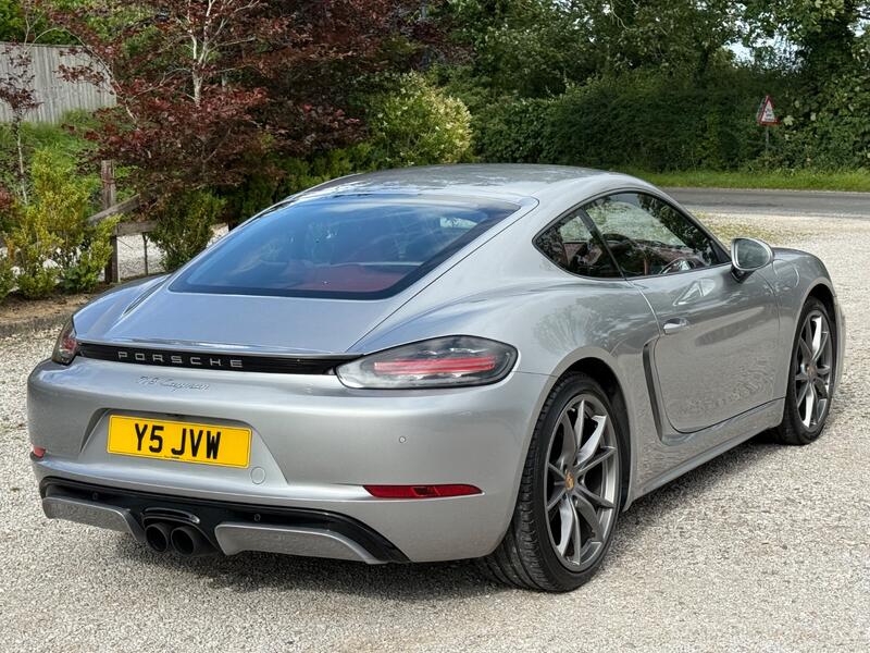 View PORSCHE 718 2.0 T