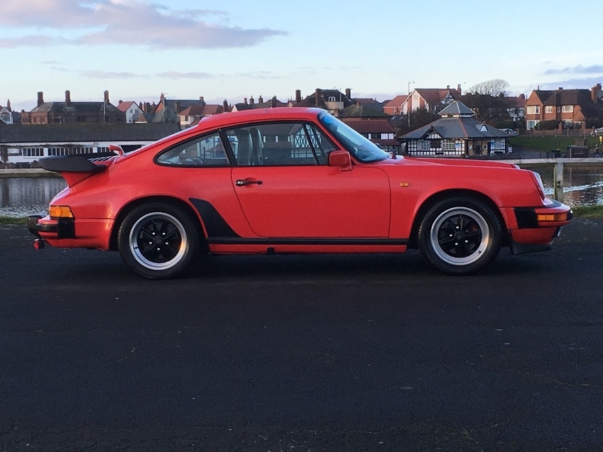 View PORSCHE 911 CLASSIC 3.2 Carrera Sport Coupe