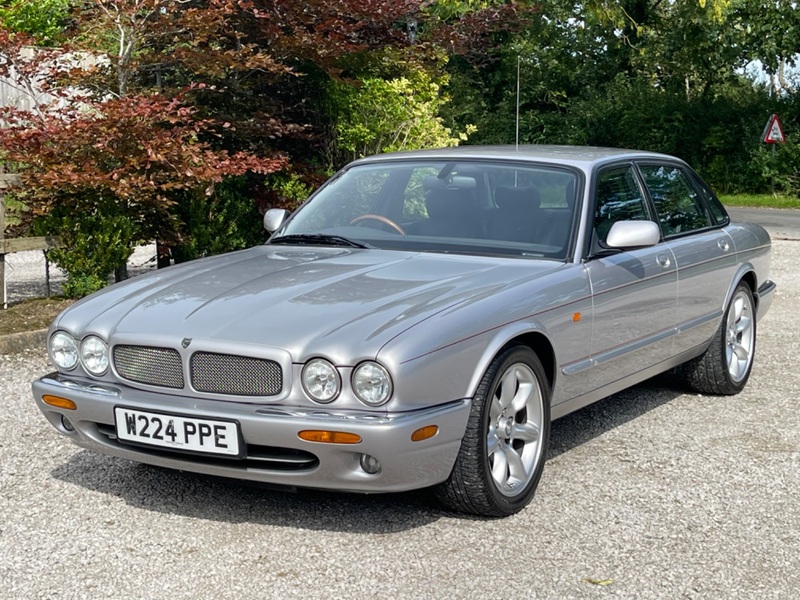 View JAGUAR XJ XJR SUPERCHARGED