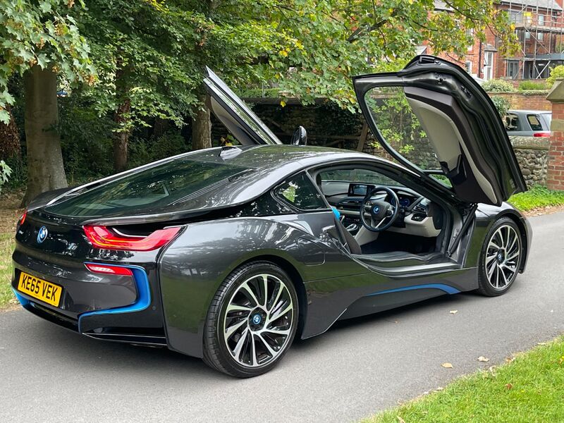 BMW I8