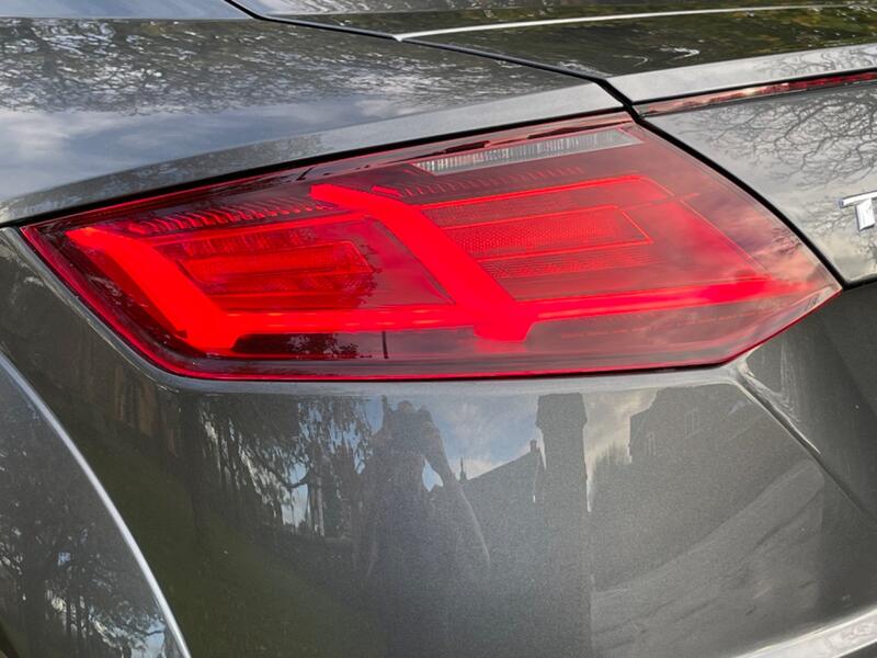 AUDI TT