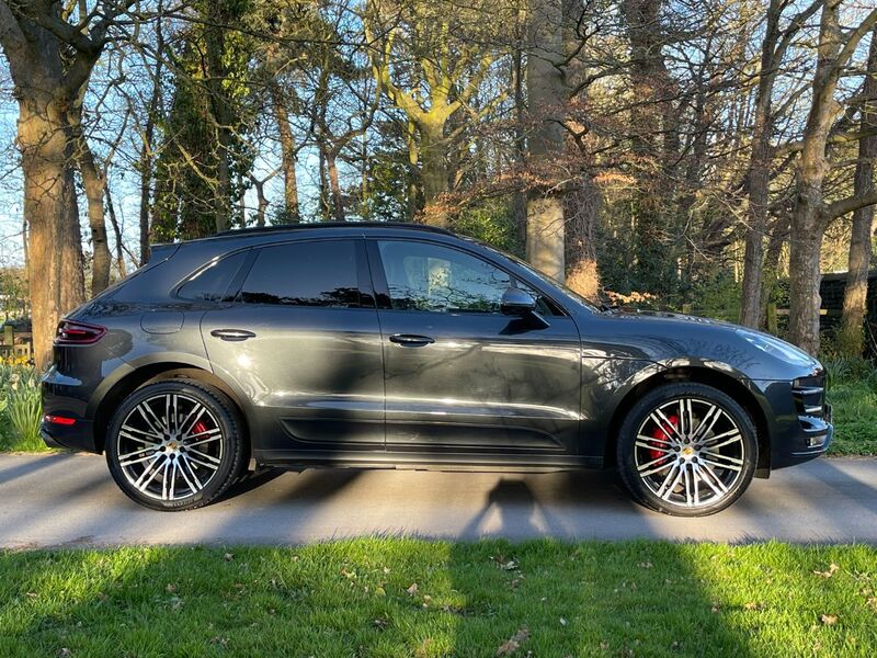 View PORSCHE MACAN 3.6 PDK TURBO