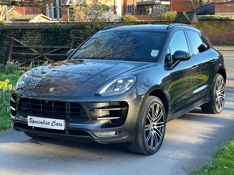 PORSCHE MACAN