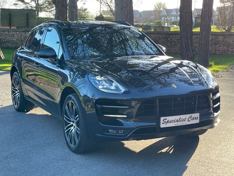 PORSCHE MACAN